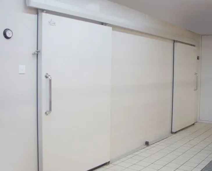 冷庫(kù)門觀察窗:裝或不裝? 冷庫(kù)門觀察窗:裝或不裝?